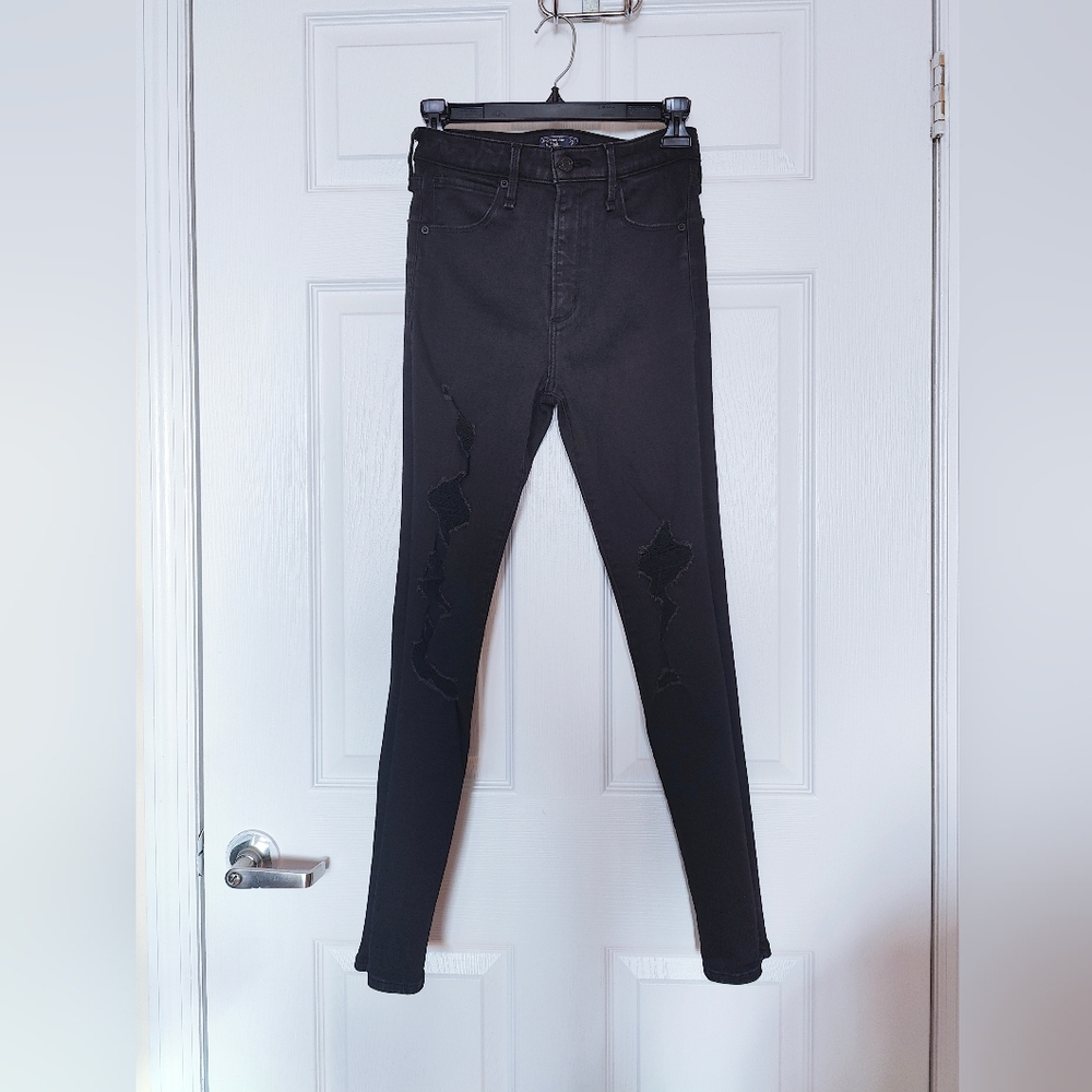 A&F Simone High Rise Super Skinny Distressed Jeans in Black Wash 26/2S